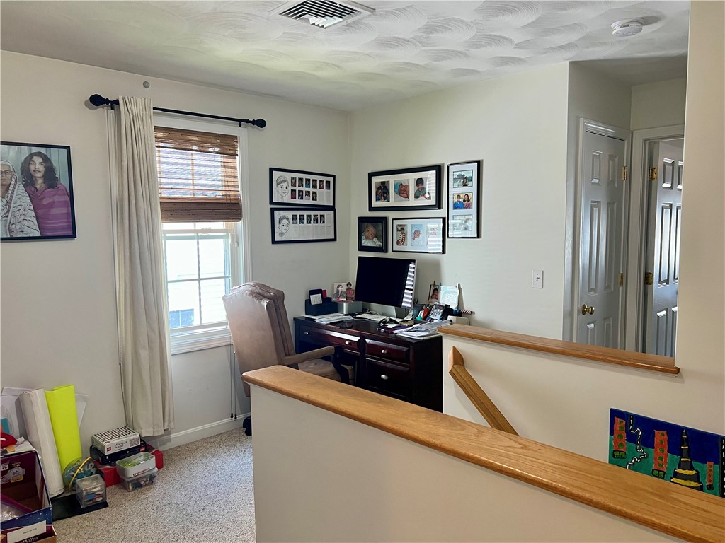 18 Lisi Lane