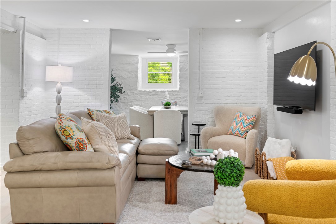 426 Spring Street B101