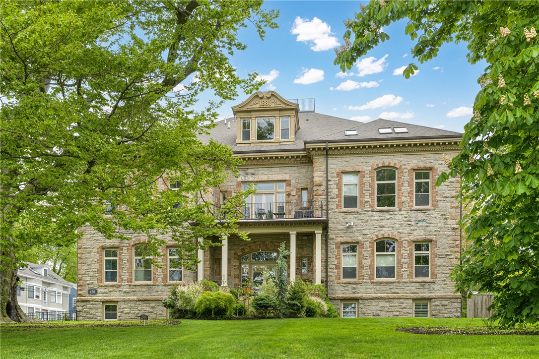 426 Spring Street B101