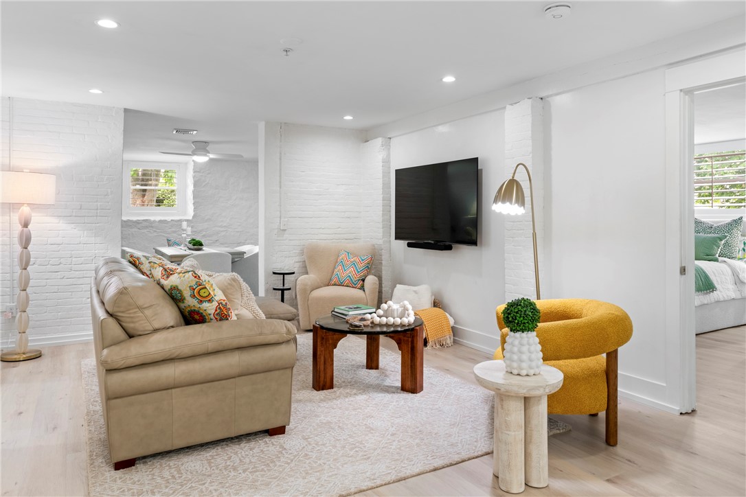 426 Spring Street B101
