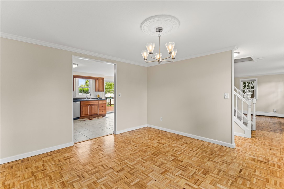 39 Exeter Boulevard