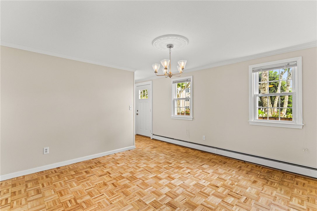 39 Exeter Boulevard