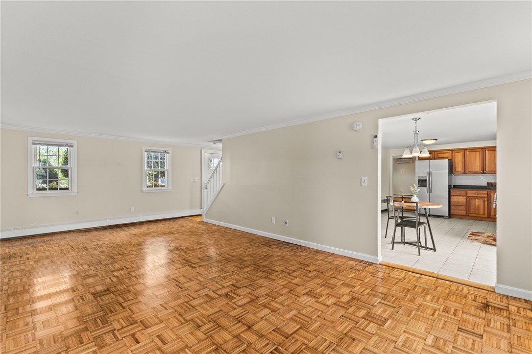 39 Exeter Boulevard
