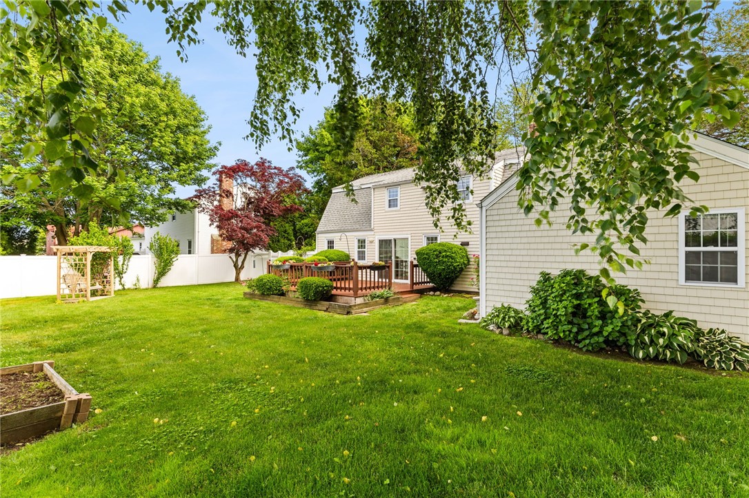 39 Exeter Boulevard