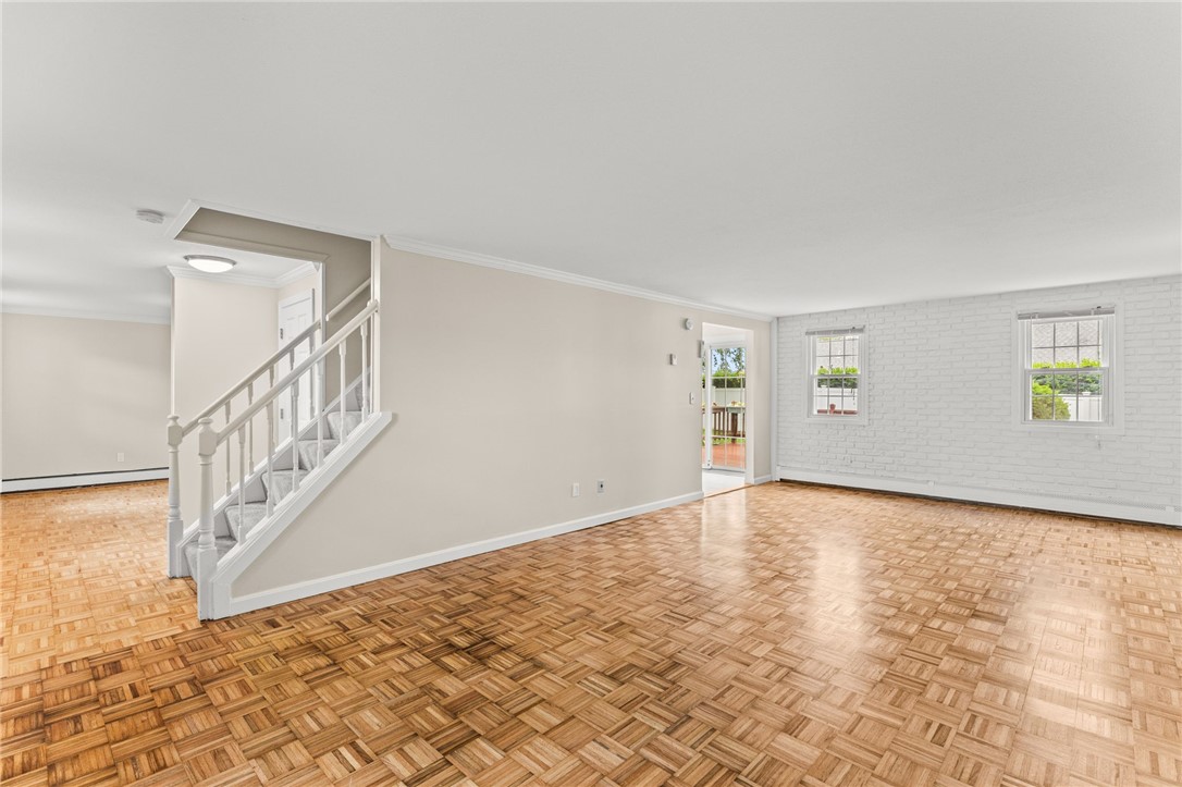 39 Exeter Boulevard