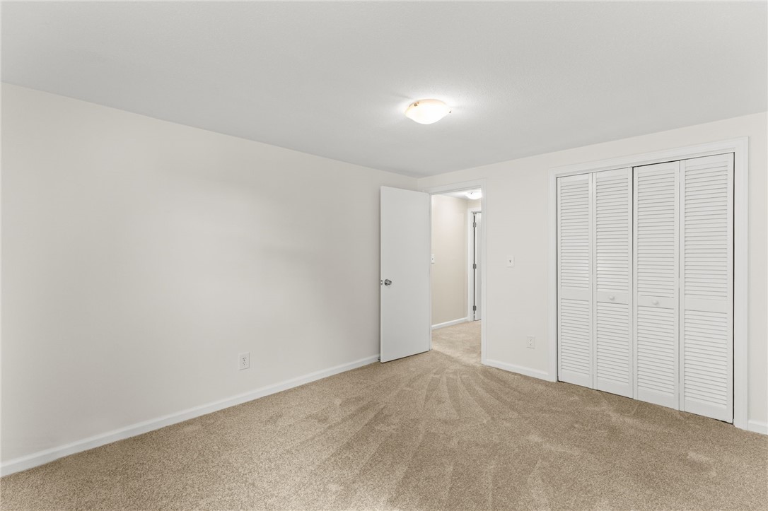 39 Exeter Boulevard