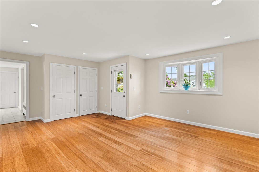 39 Exeter Boulevard