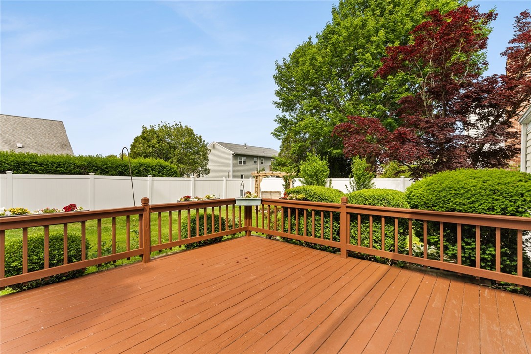 39 Exeter Boulevard