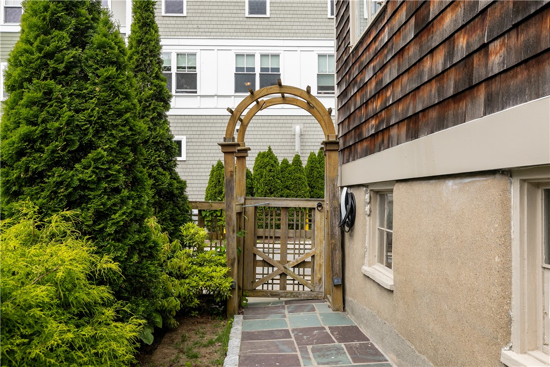 325 Spring Street