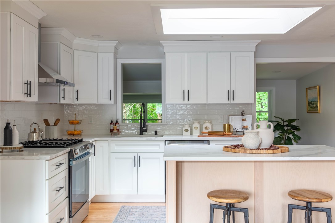 24 W Knollwood Circle