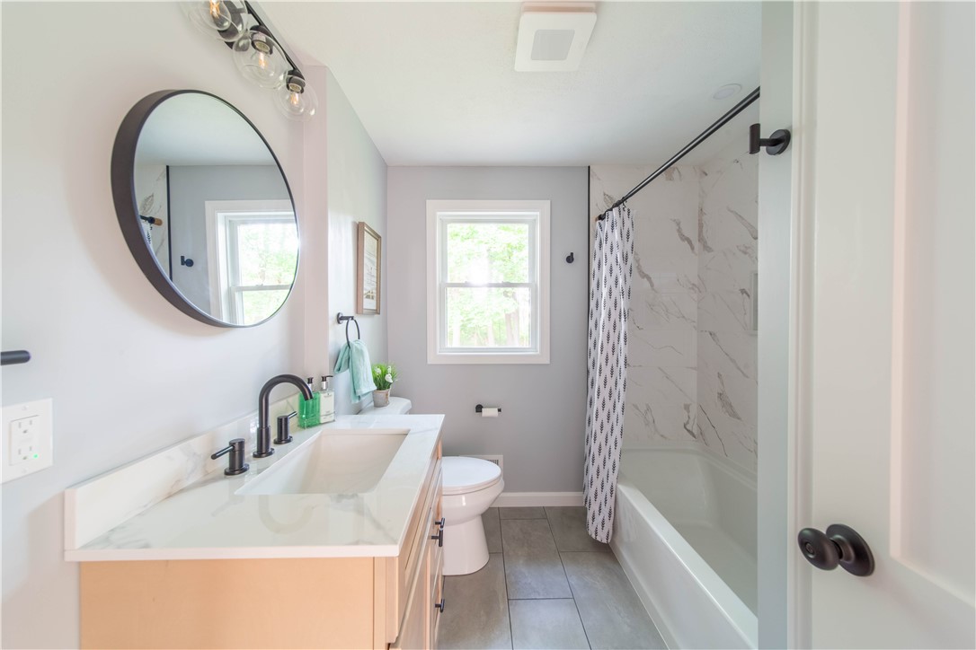 24 W Knollwood Circle