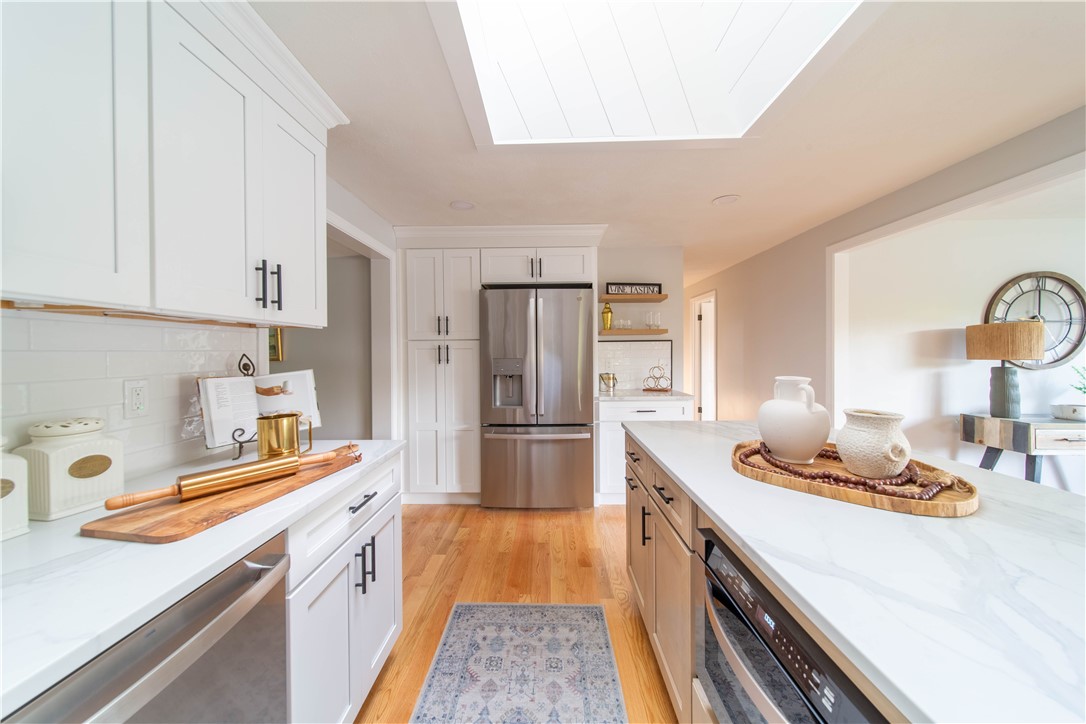 24 W Knollwood Circle