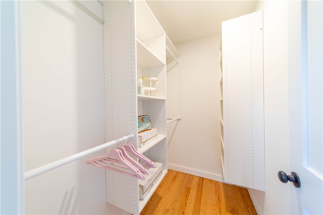 24 W Knollwood Circle