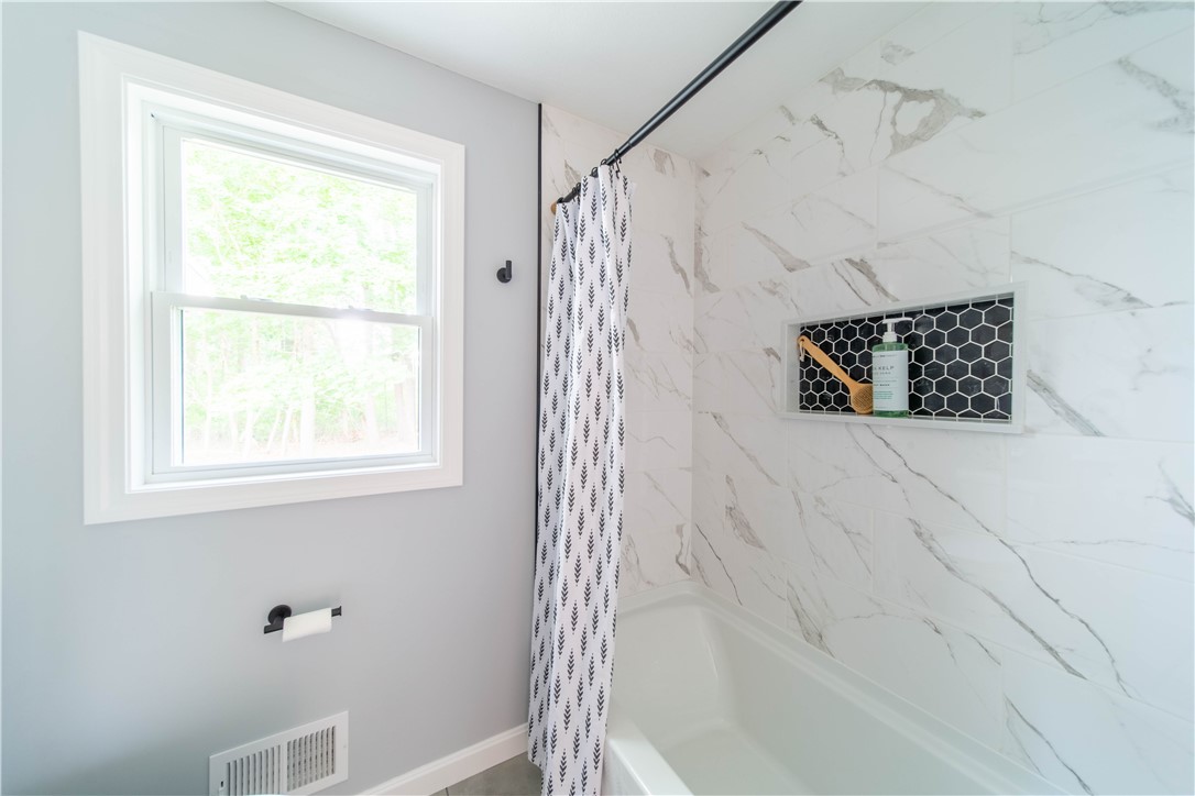 24 W Knollwood Circle