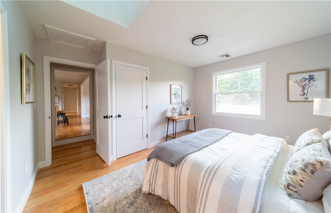 24 W Knollwood Circle