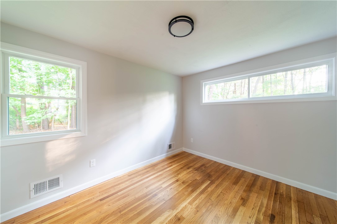 24 W Knollwood Circle