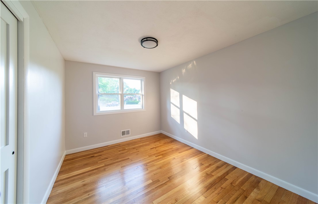 24 W Knollwood Circle