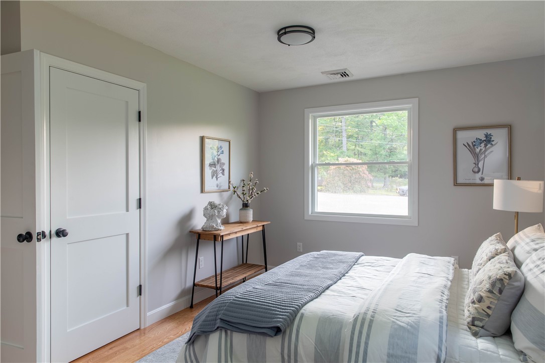 24 W Knollwood Circle