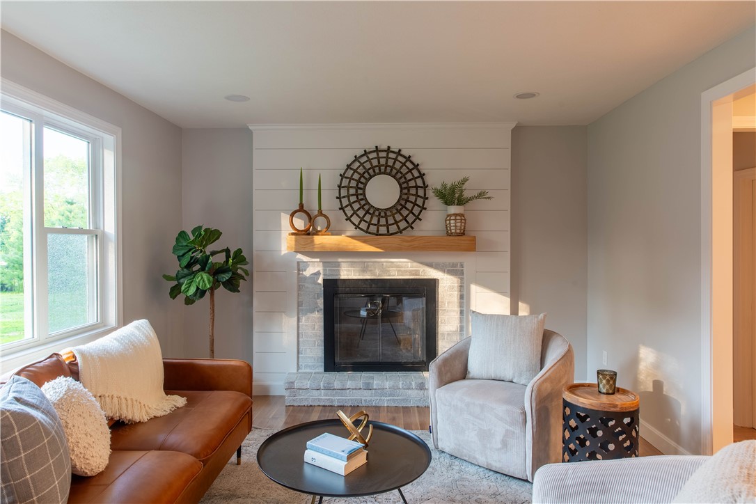 24 W Knollwood Circle