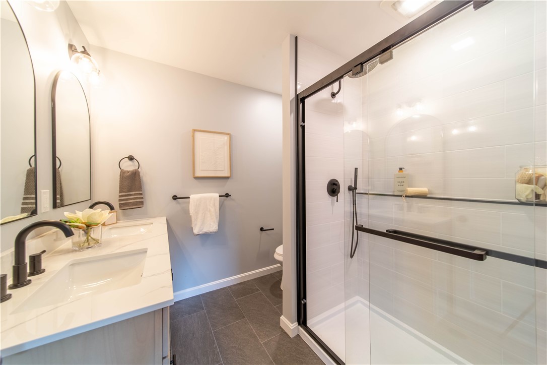 24 W Knollwood Circle