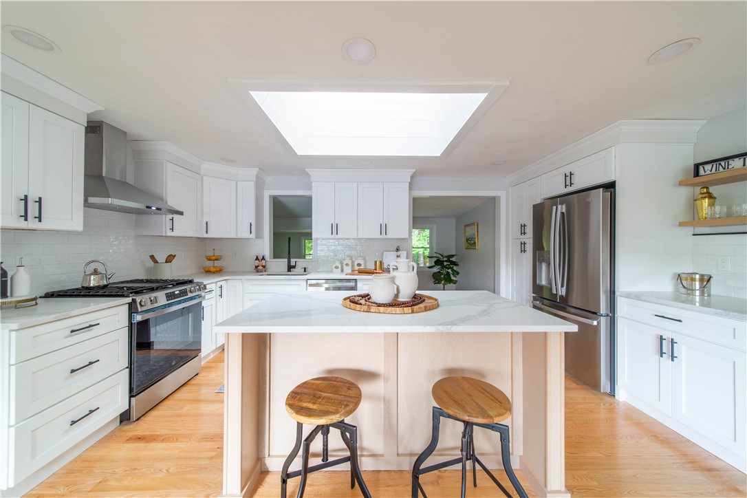 24 W Knollwood Circle