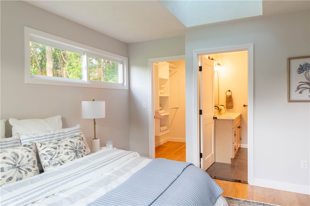 24 W Knollwood Circle