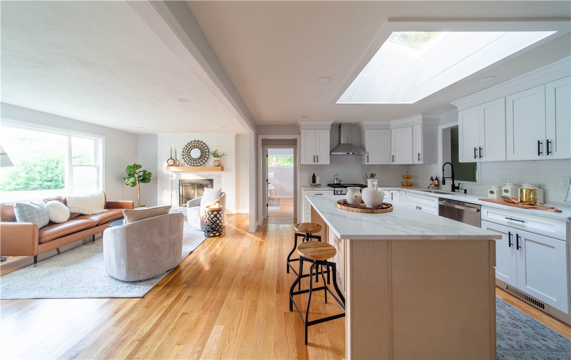 24 W Knollwood Circle