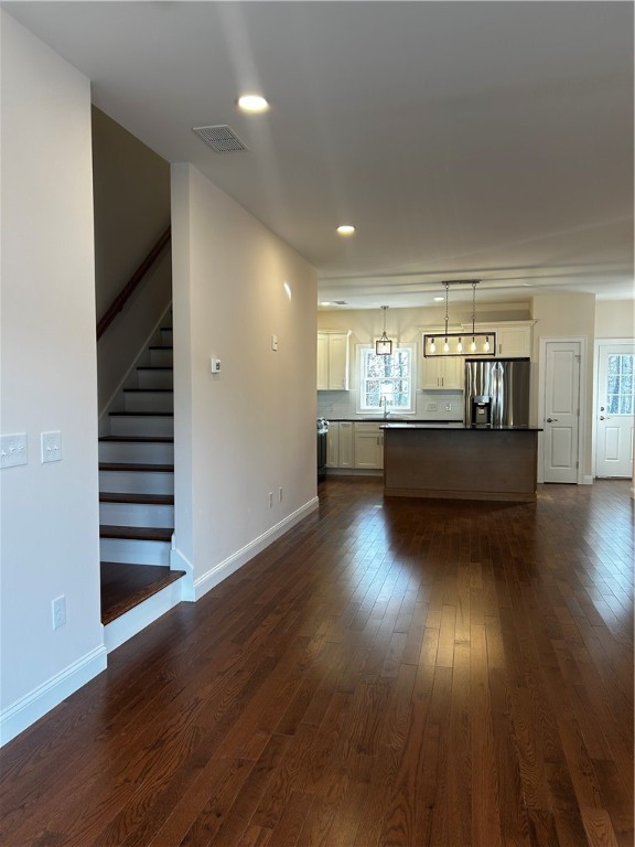 2 Kensington Way