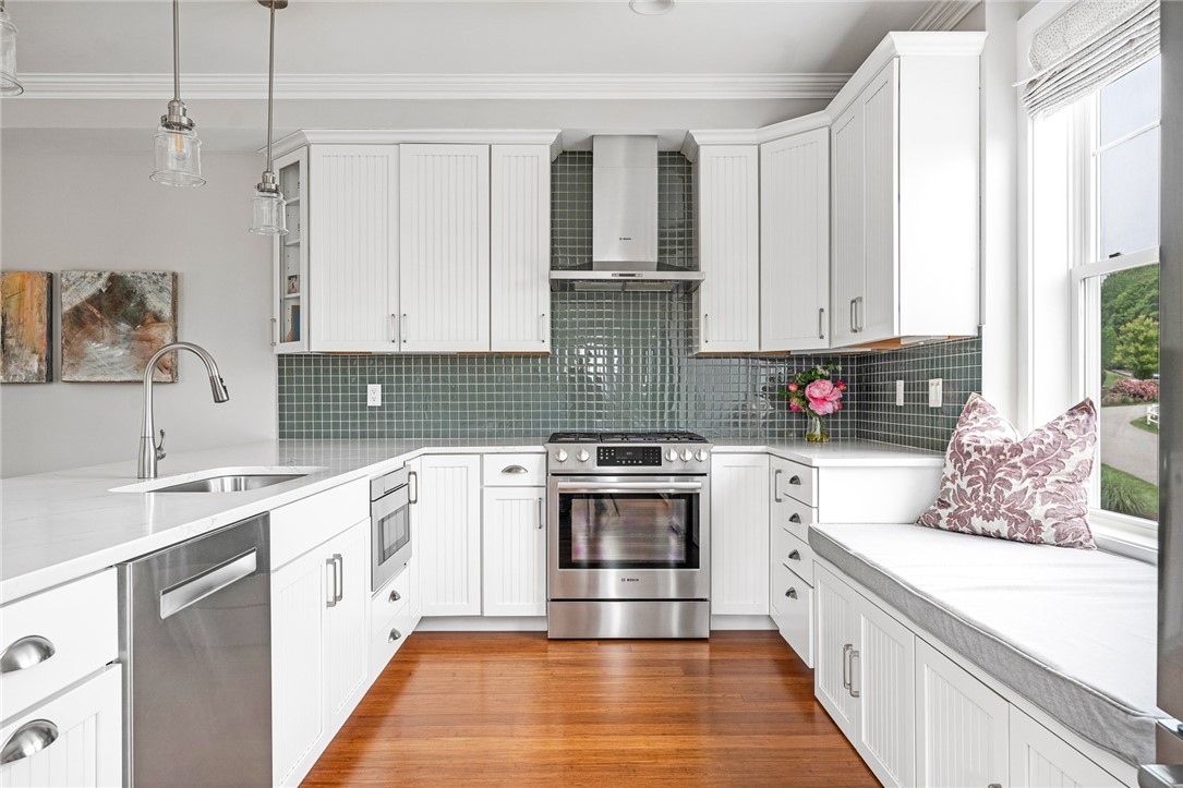 100 Algonquin Road 5