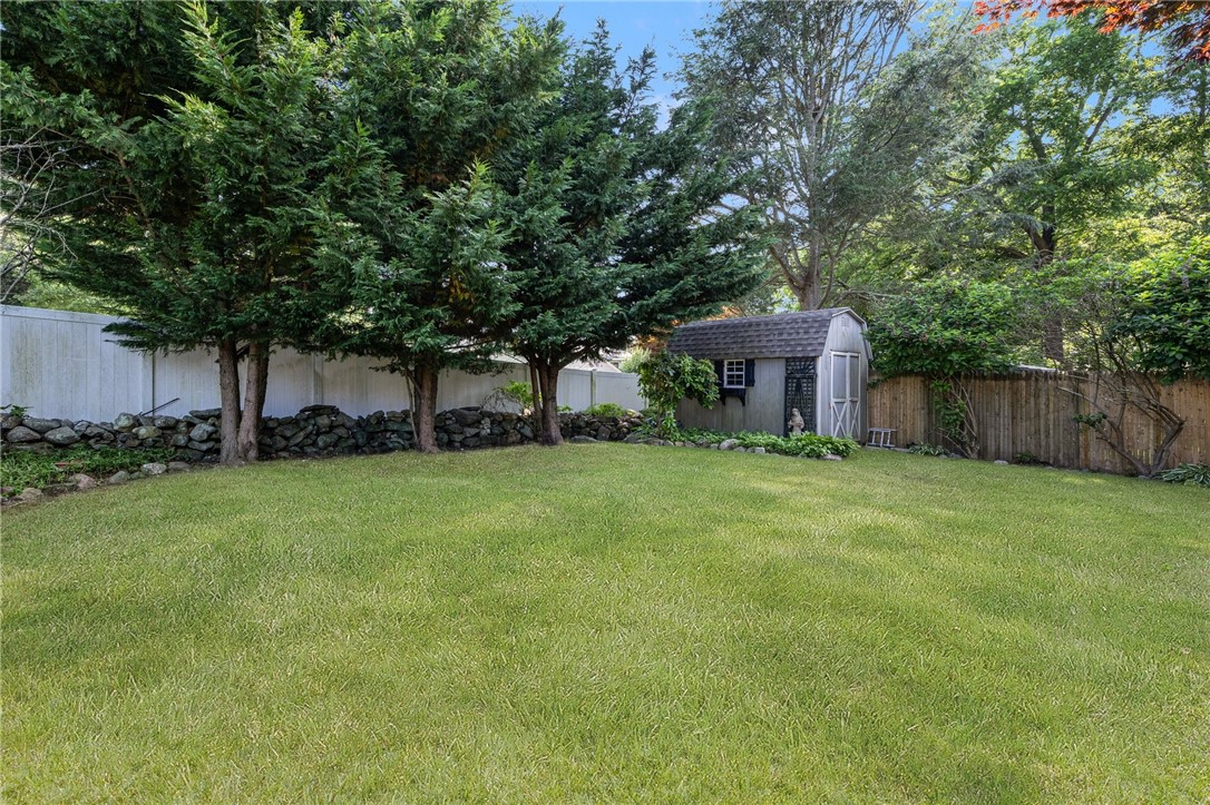 104 Conanicus Road
