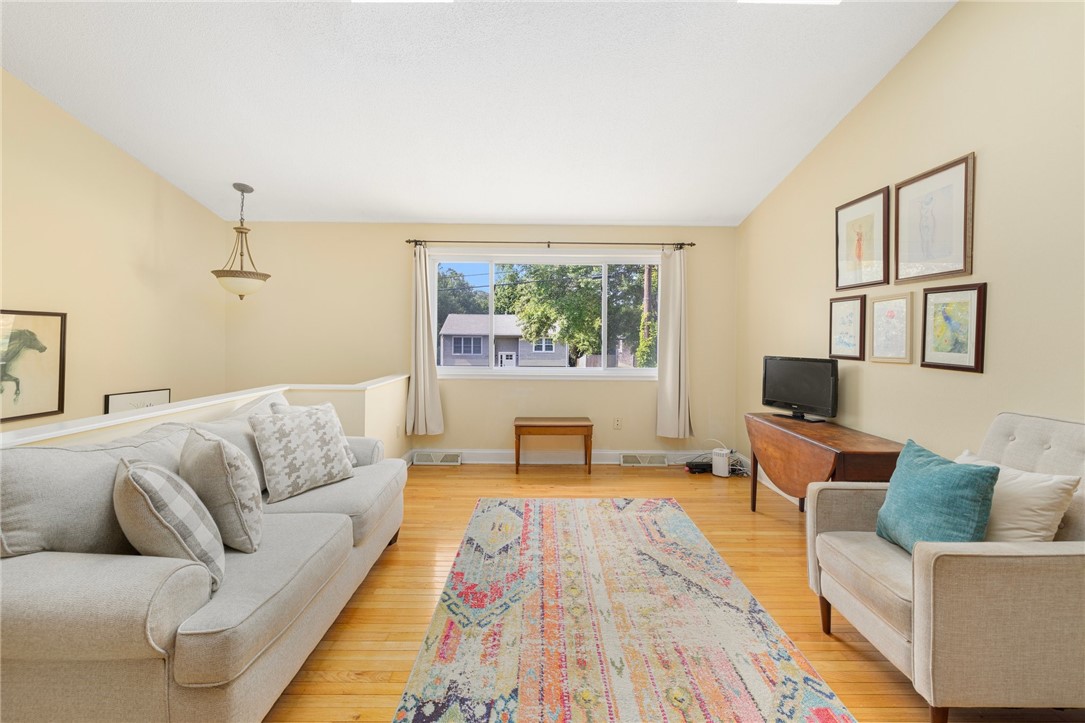 104 Conanicus Road