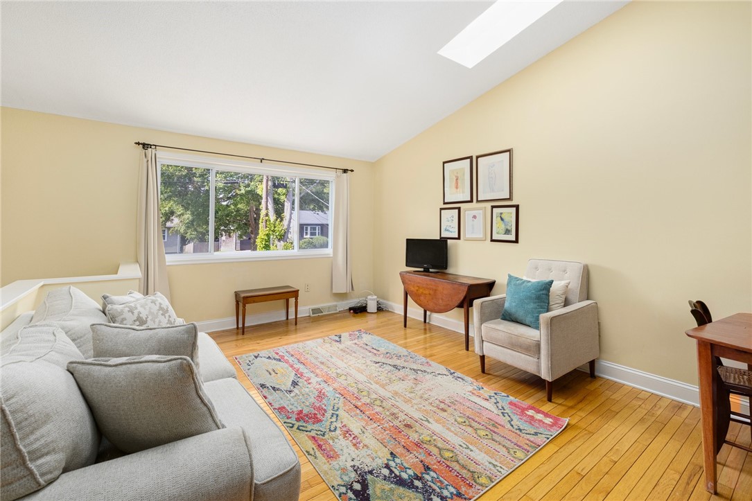 104 Conanicus Road