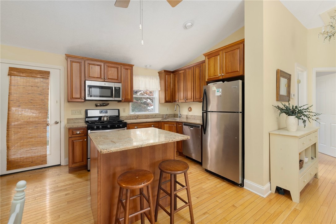 104 Conanicus Road