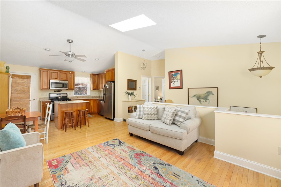 104 Conanicus Road