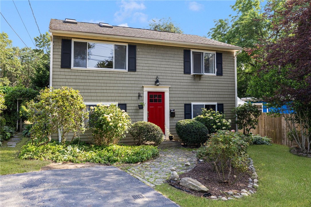 104 Conanicus Road