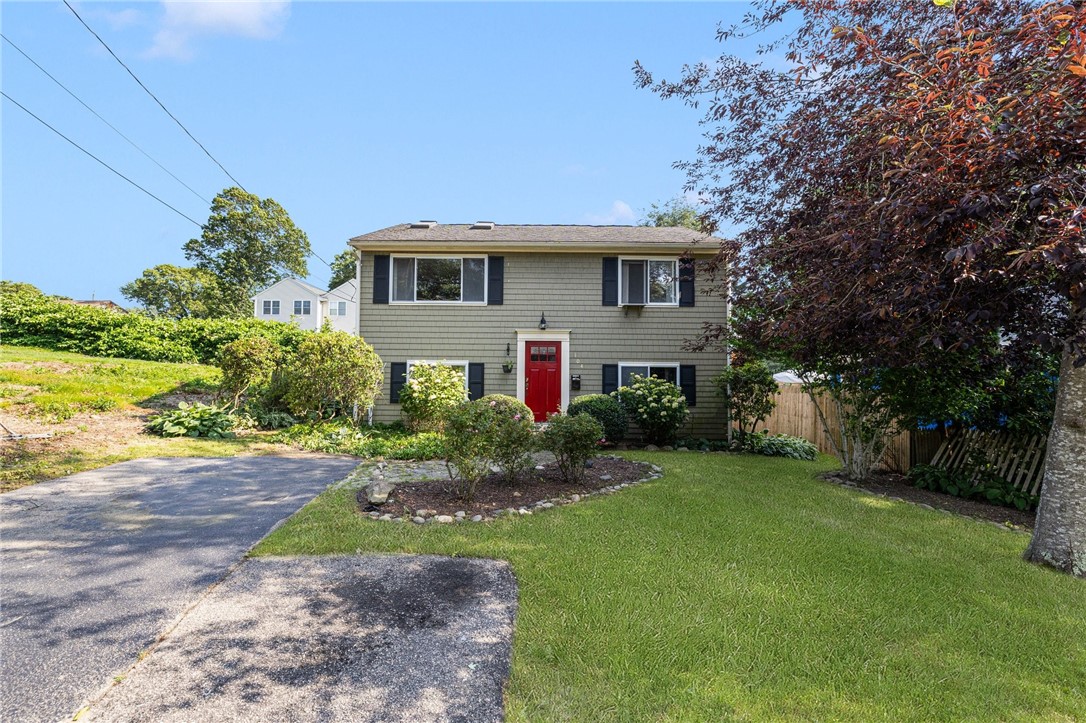 104 Conanicus Road