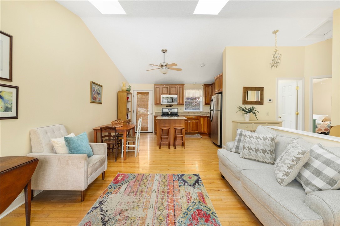 104 Conanicus Road