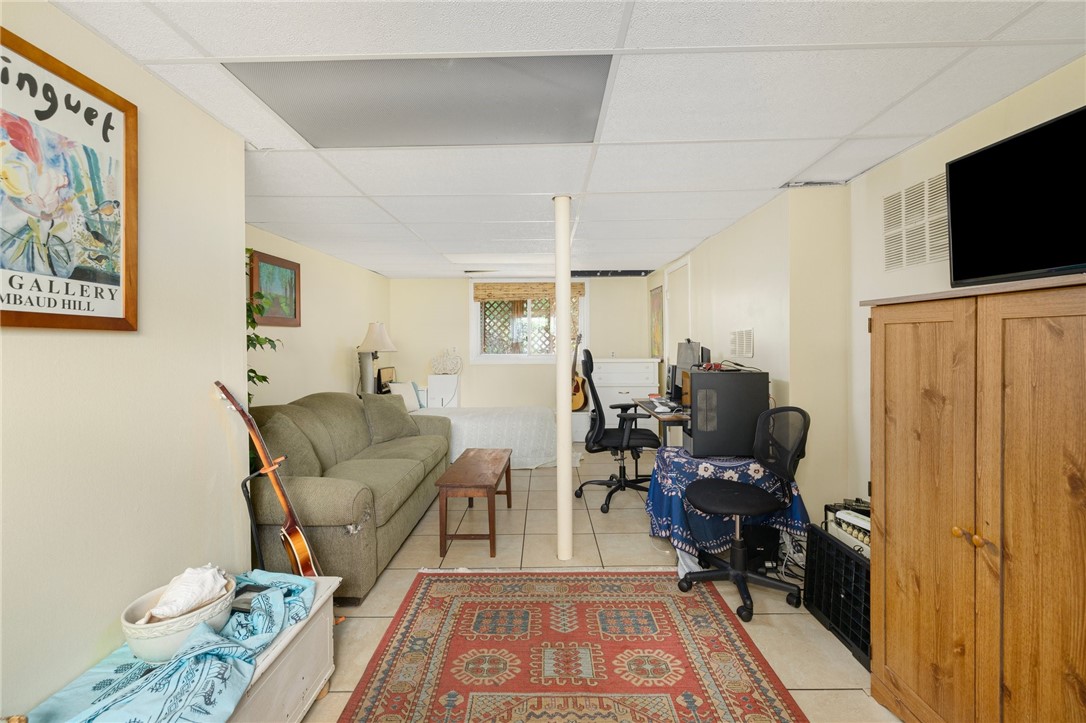 104 Conanicus Road