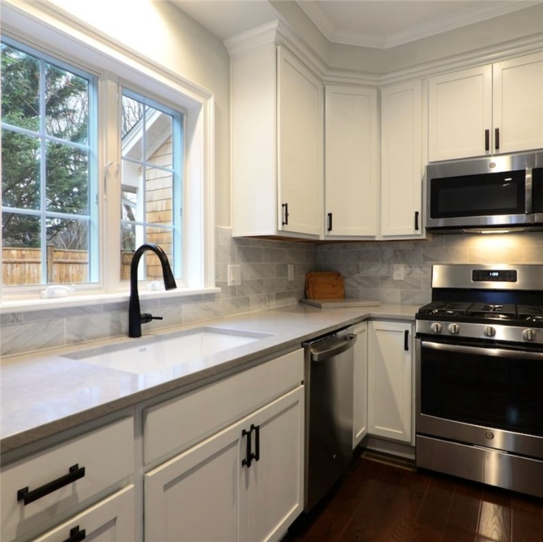 13 Arnold Avenue 1