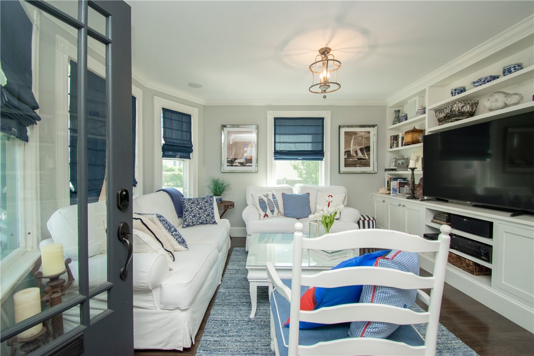 6 Bayside Avenue