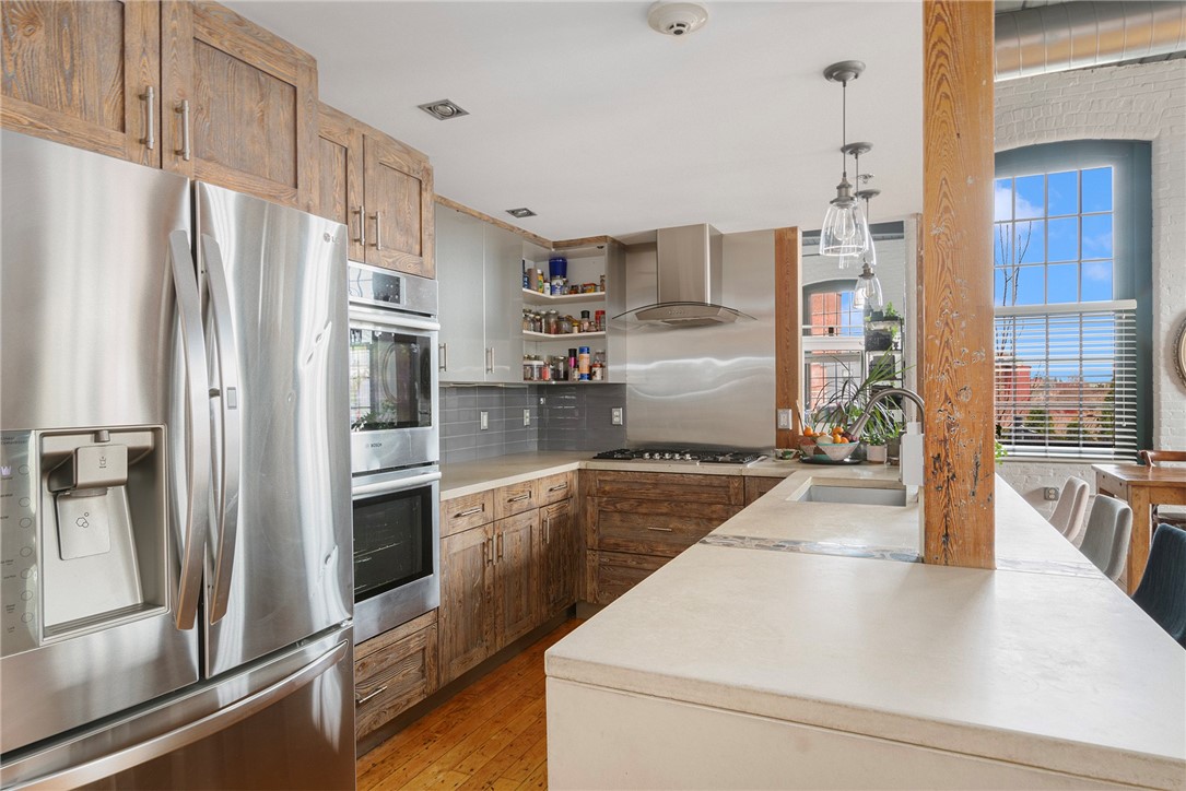 10 Exchange Court 618