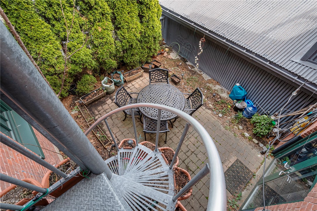 10 Exchange Court 618