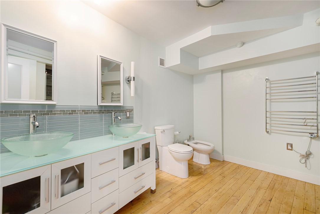 10 Exchange Court 618