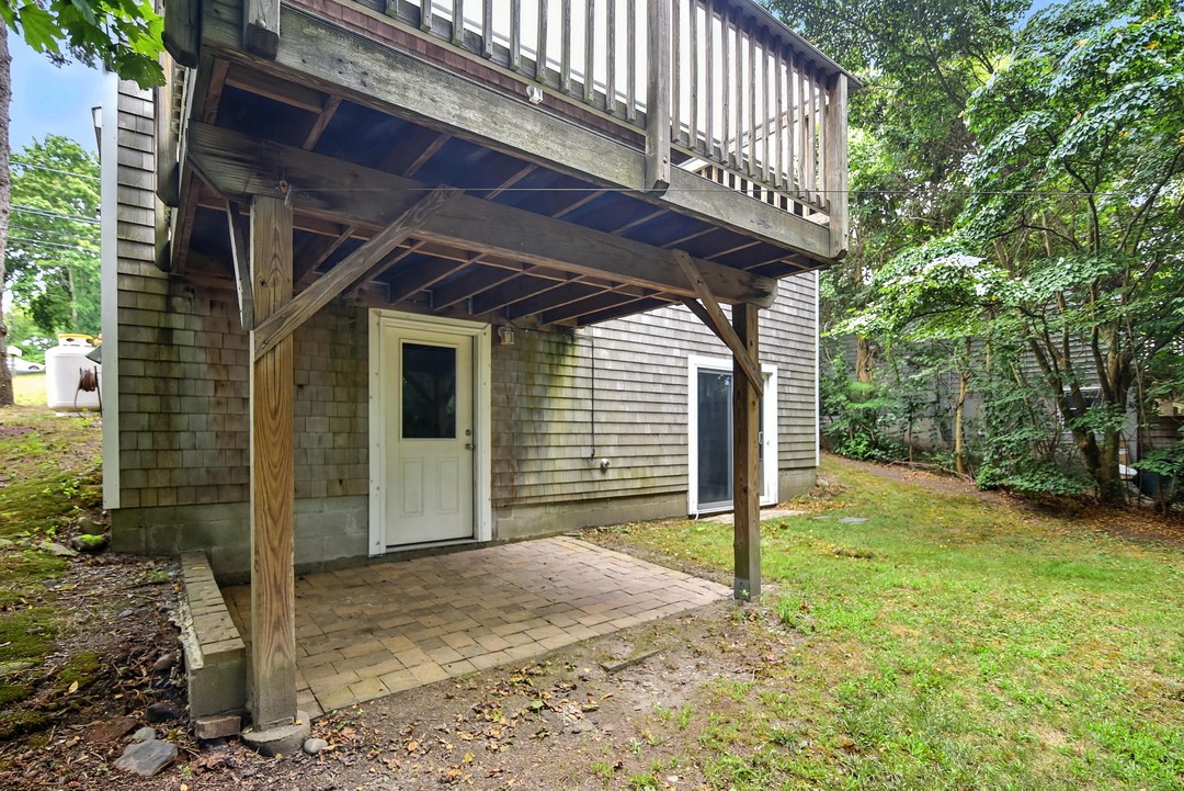 33 West Main Road