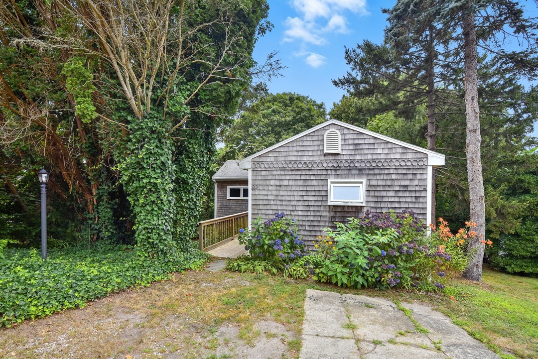 33 West Main Road