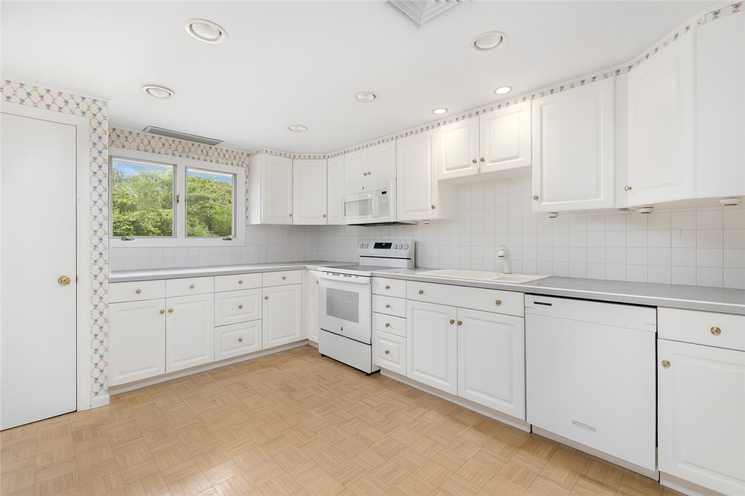 59 Lakewood Drive