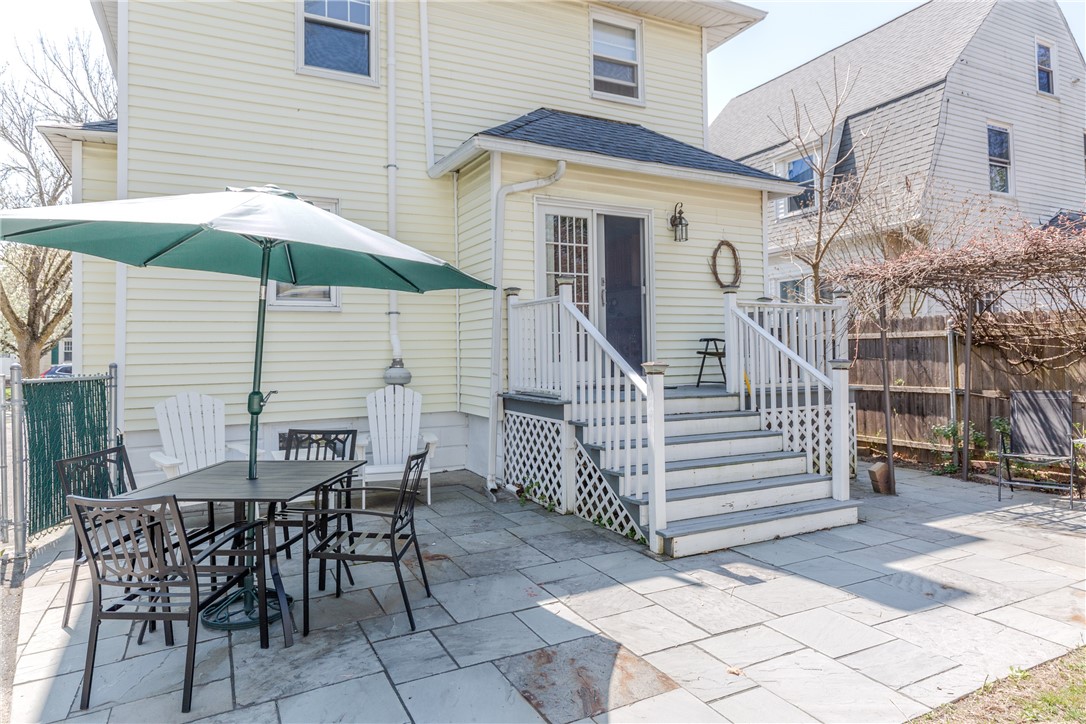 25 Rhodes Avenue