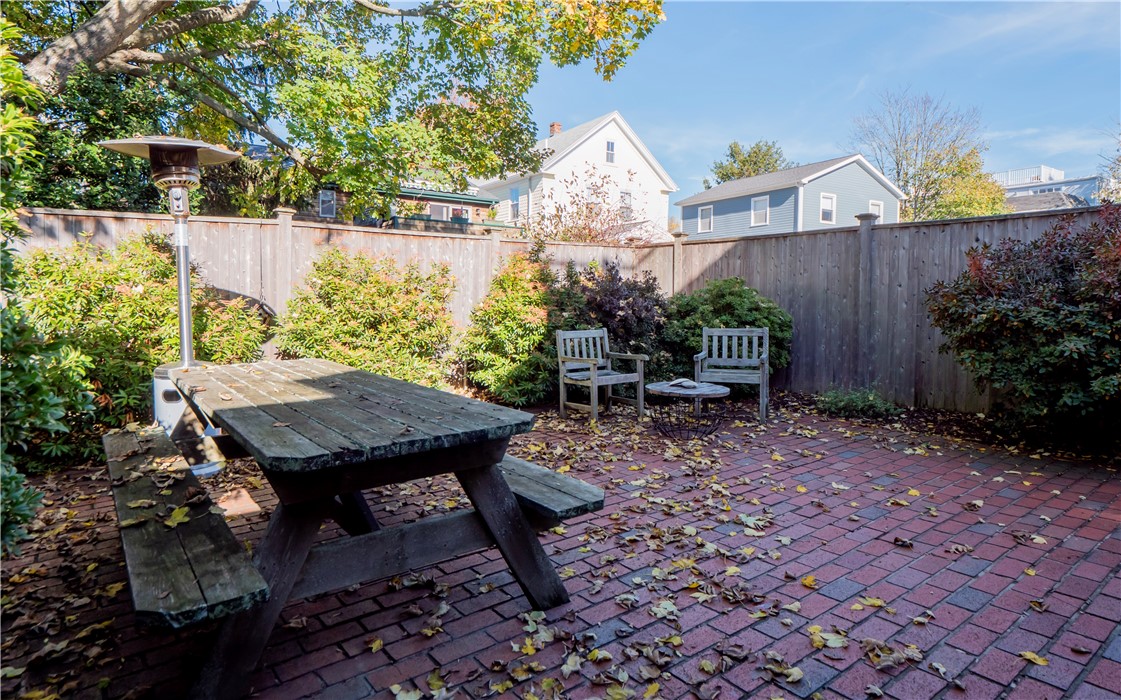 14 Lee Avenue