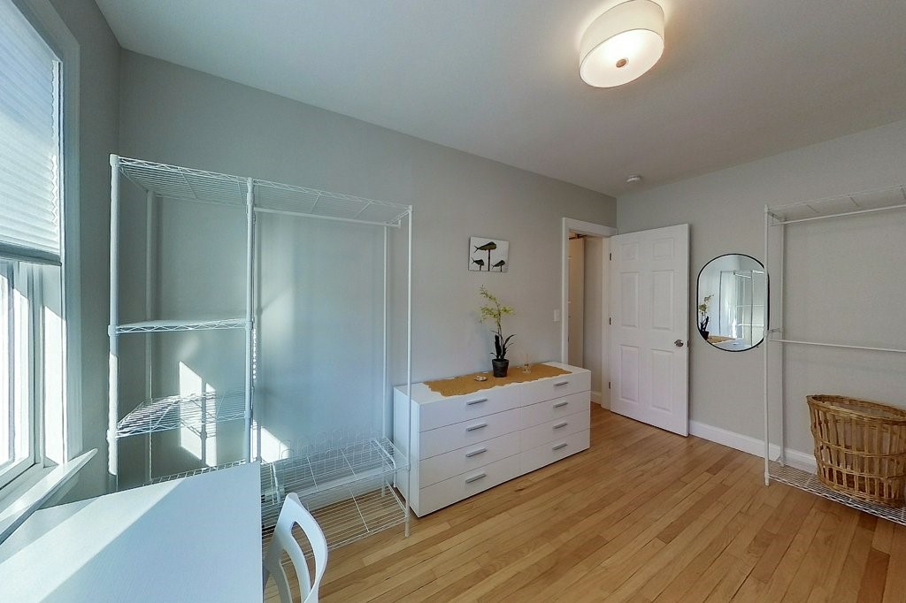 2 E Boulevard 2