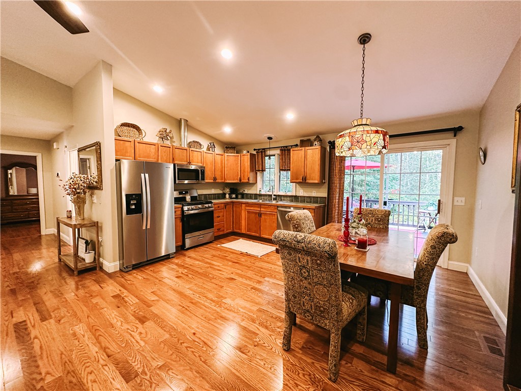 90 Red Maple Terrace